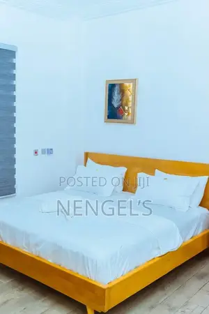 Bedsheets With 4 Pillow Cases