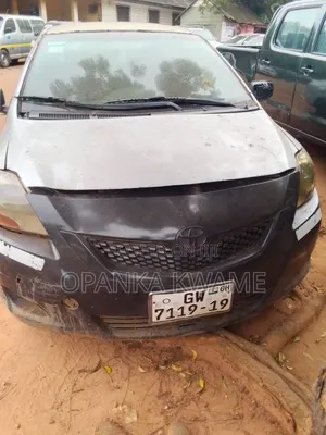 Toyota Yaris 2015 Silver