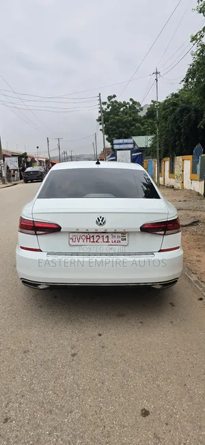 Volkswagen Passat 2.0T Limited Edition 2022 White