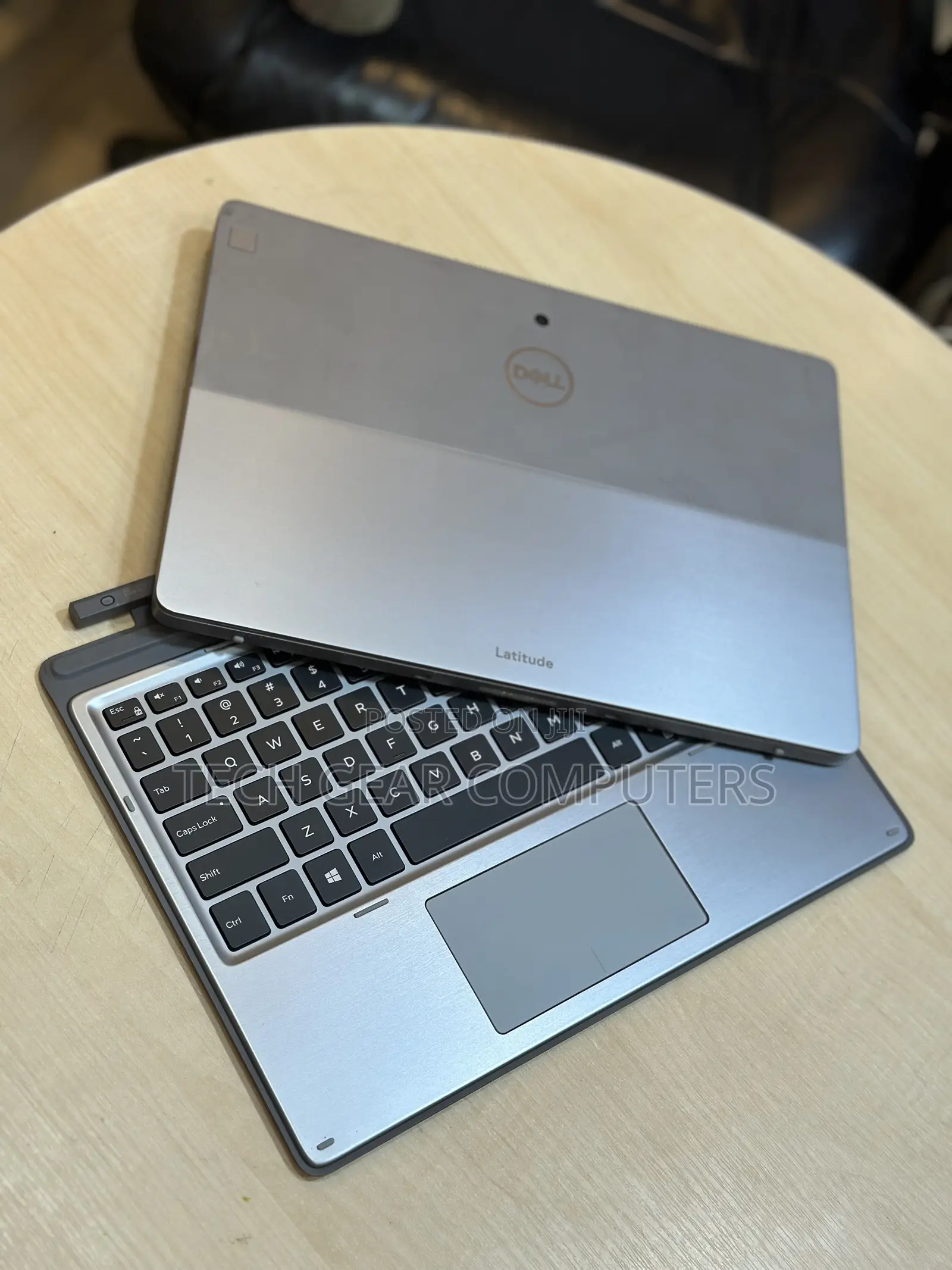Laptop Dell Latitude 7210 2-in-1 16GB Intel Core i7 SSD 256GB