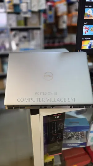 New Laptop Dell Precision 7560 32GB Intel Core i7 SSD 512GB