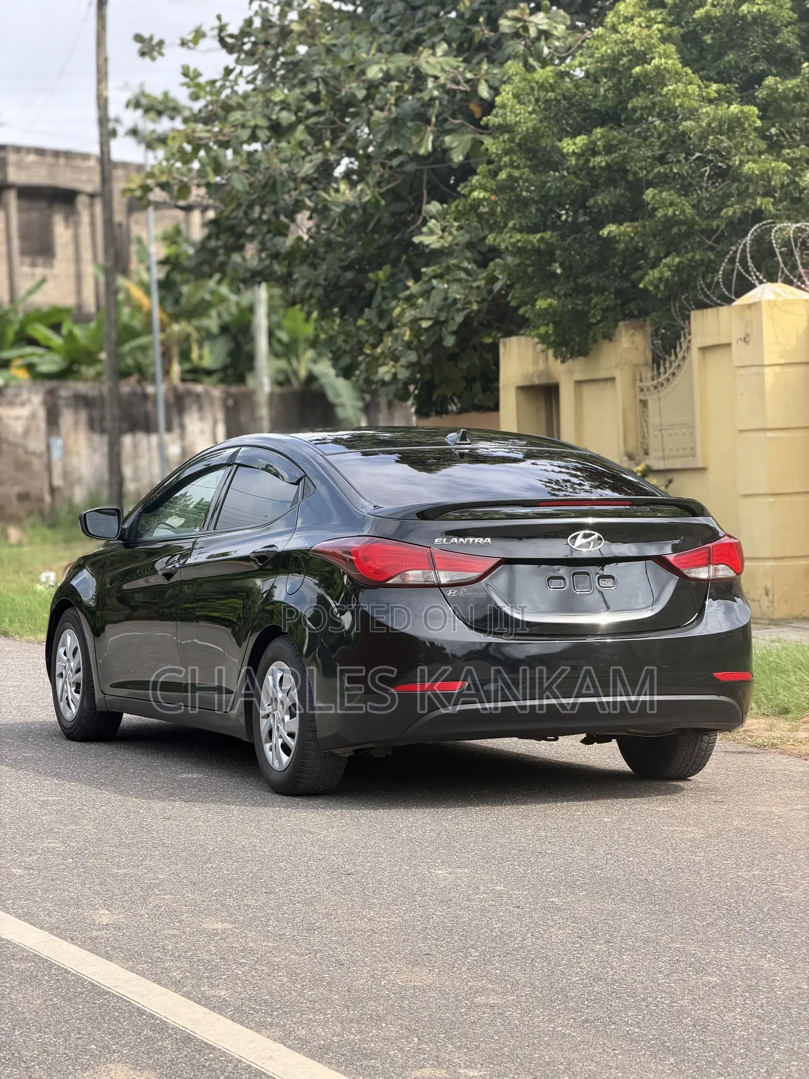 Hyundai Elantra SE Sedan FWD (1.8L 4cyl 6A) 2016 Black