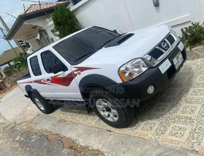 Nissan Hardbody 2008 White