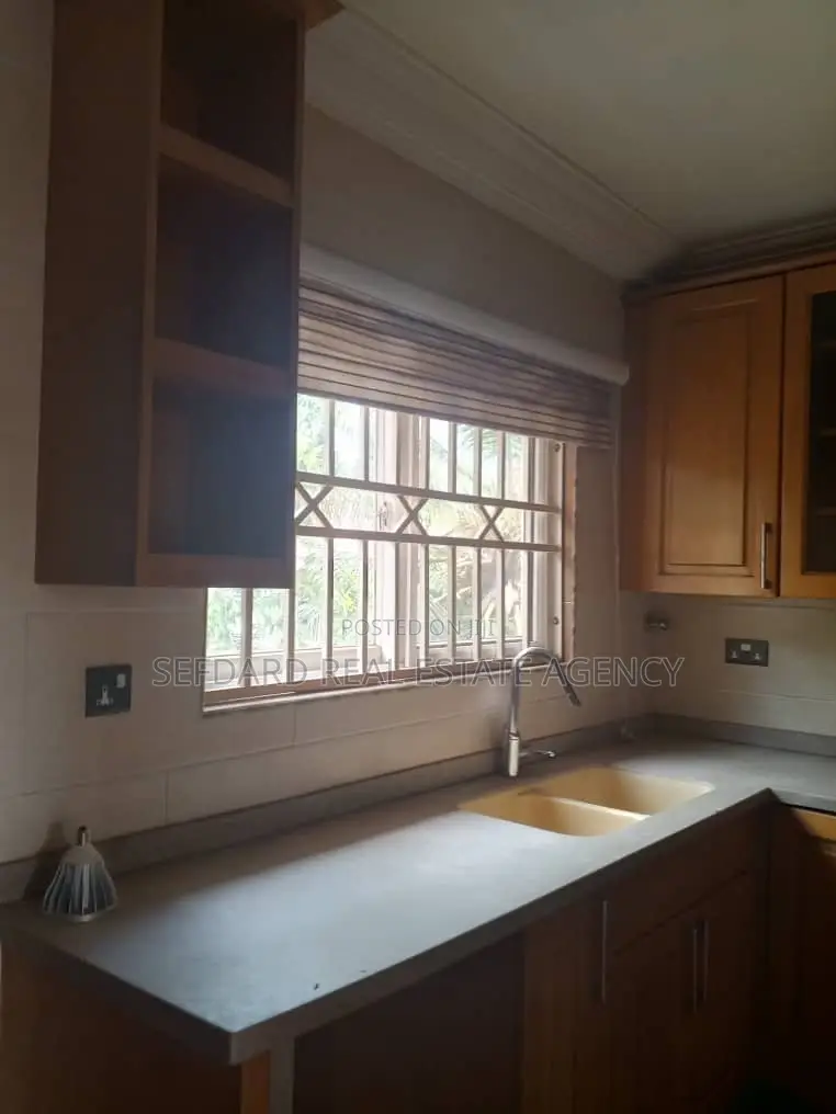 3bdrm Duplex in Sefdard Properties, Pokuase for rent