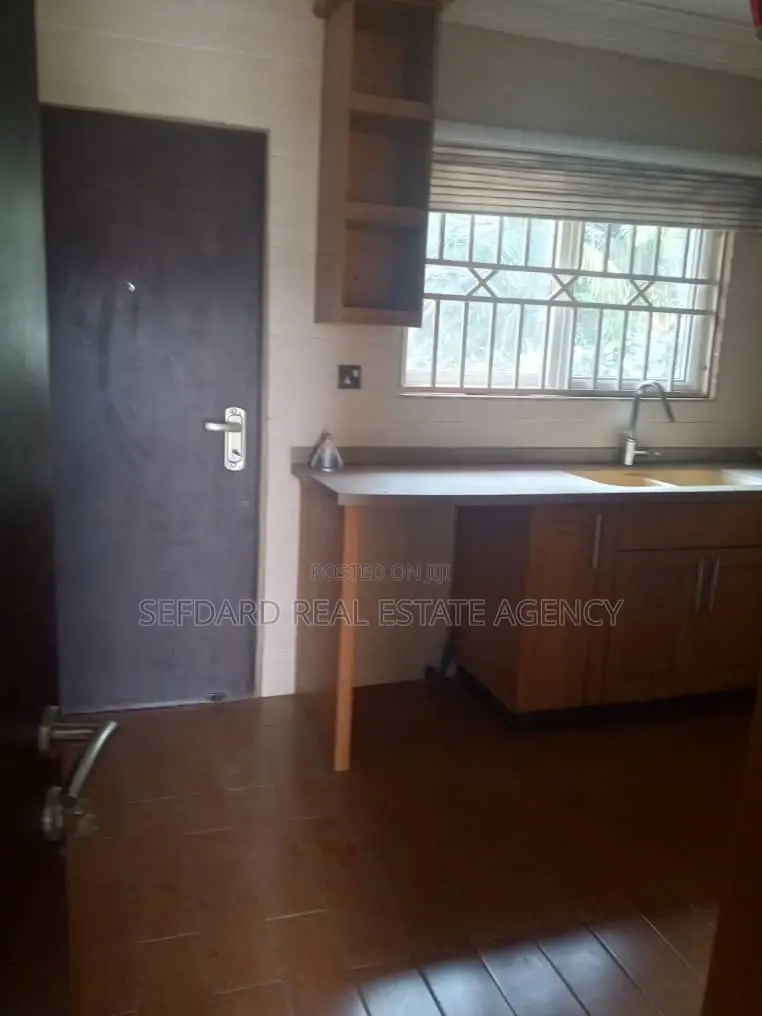 3bdrm Duplex in Sefdard Properties, Pokuase for rent