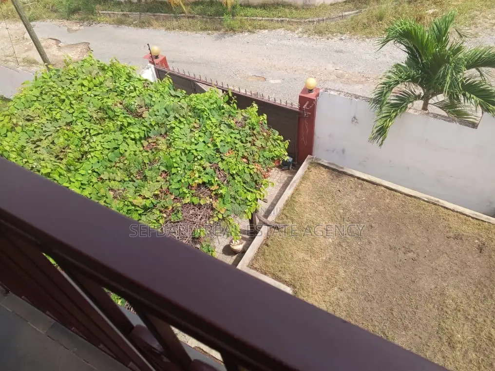 3bdrm Duplex in Sefdard Properties, Pokuase for rent
