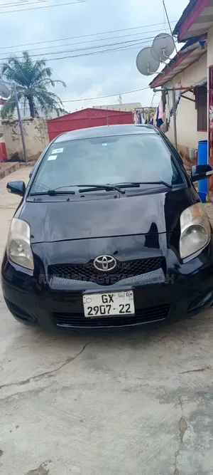 Toyota Vitz 2010 Black