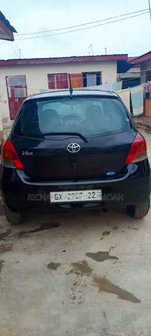 Toyota Vitz 2010 Black