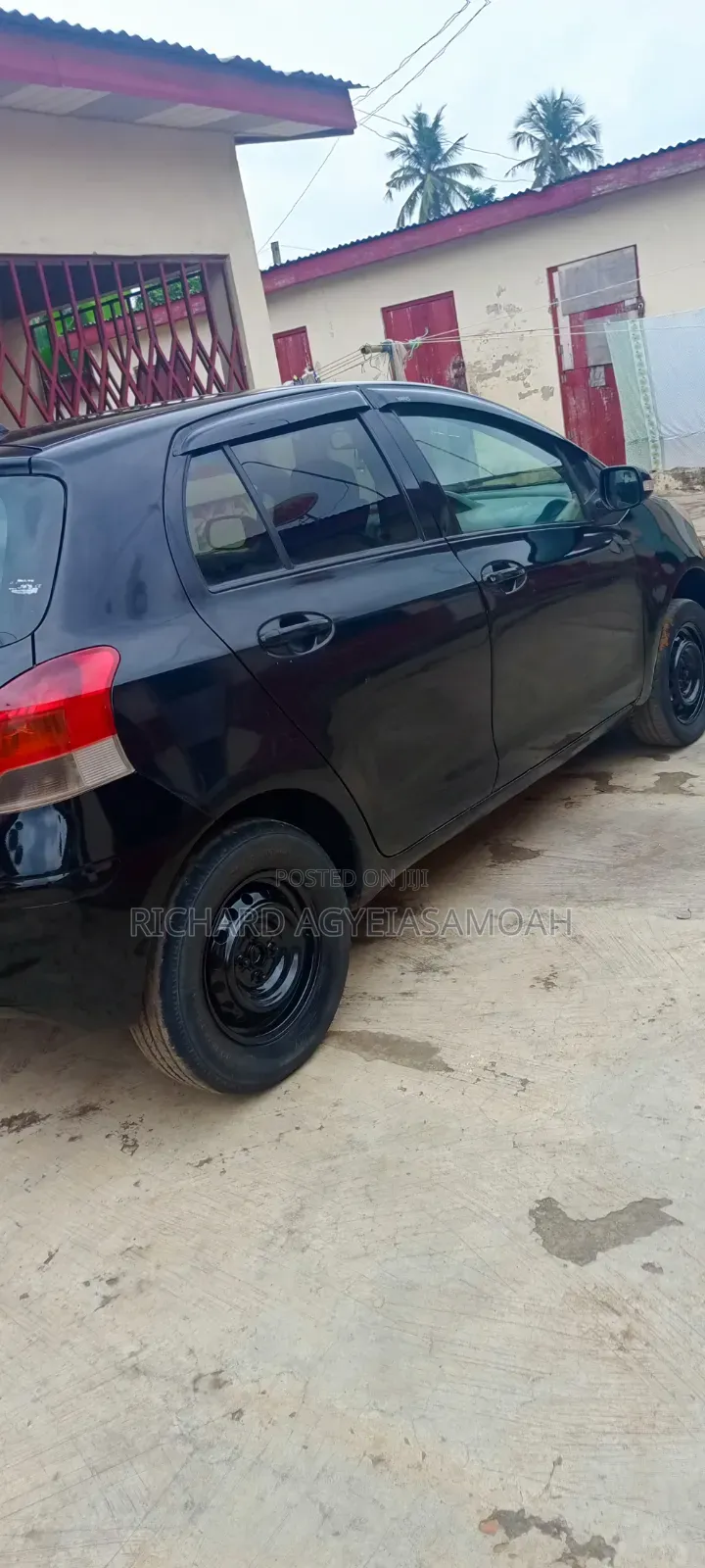 Toyota Vitz 2010 Black