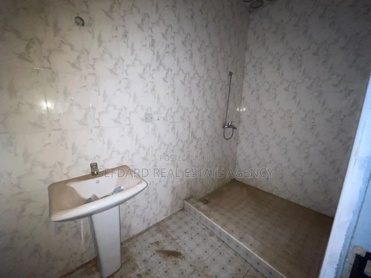 4bdrm House in Sefdard Properties, Kwabenya for rent