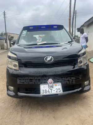 Toyota Voxy 2010 Black