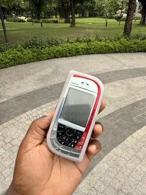Nokia 7610 Pink