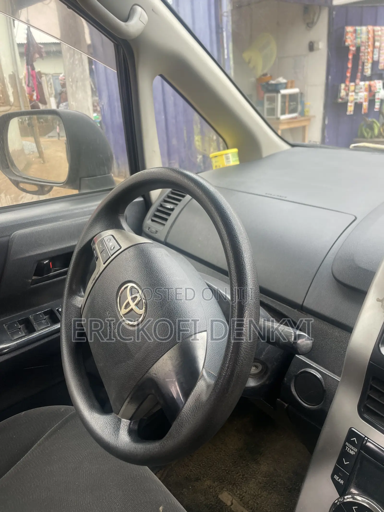 Toyota Voxy 2010 Black