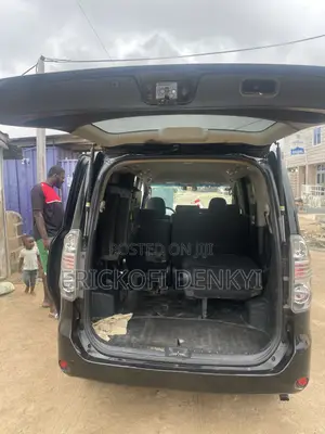 Toyota Voxy 2010 Black