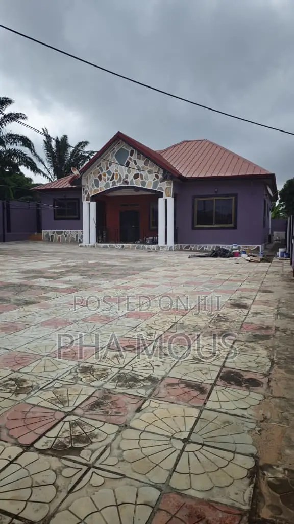 3bdrm House in Taifa-Burkina for sale