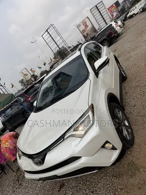 Toyota RAV4 Limited 4dr SUV AWD (2.5L 4cyl 6A) 2018 White