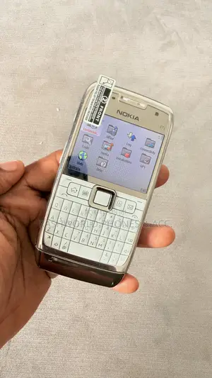 Nokia E71 White