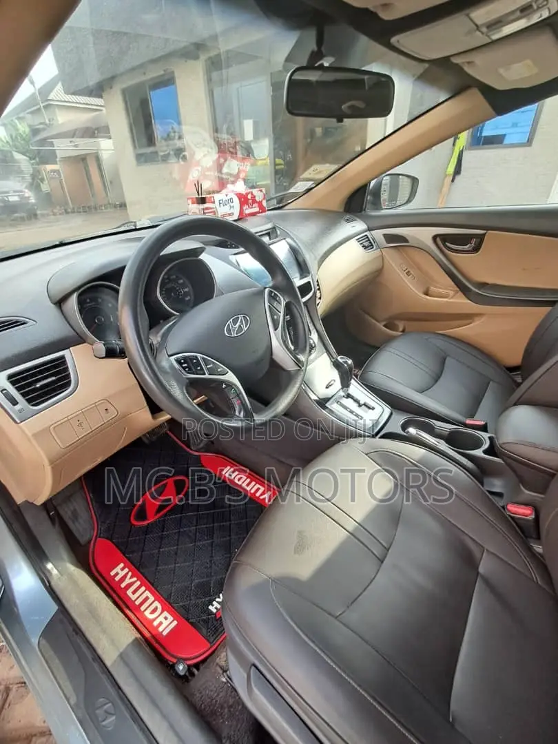 Hyundai Elantra 2013 Silver