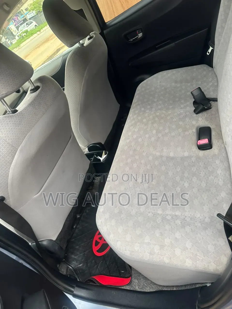 Toyota Vitz 2013 Ivory