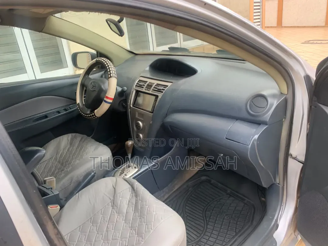 Toyota Belta 2010 Gray