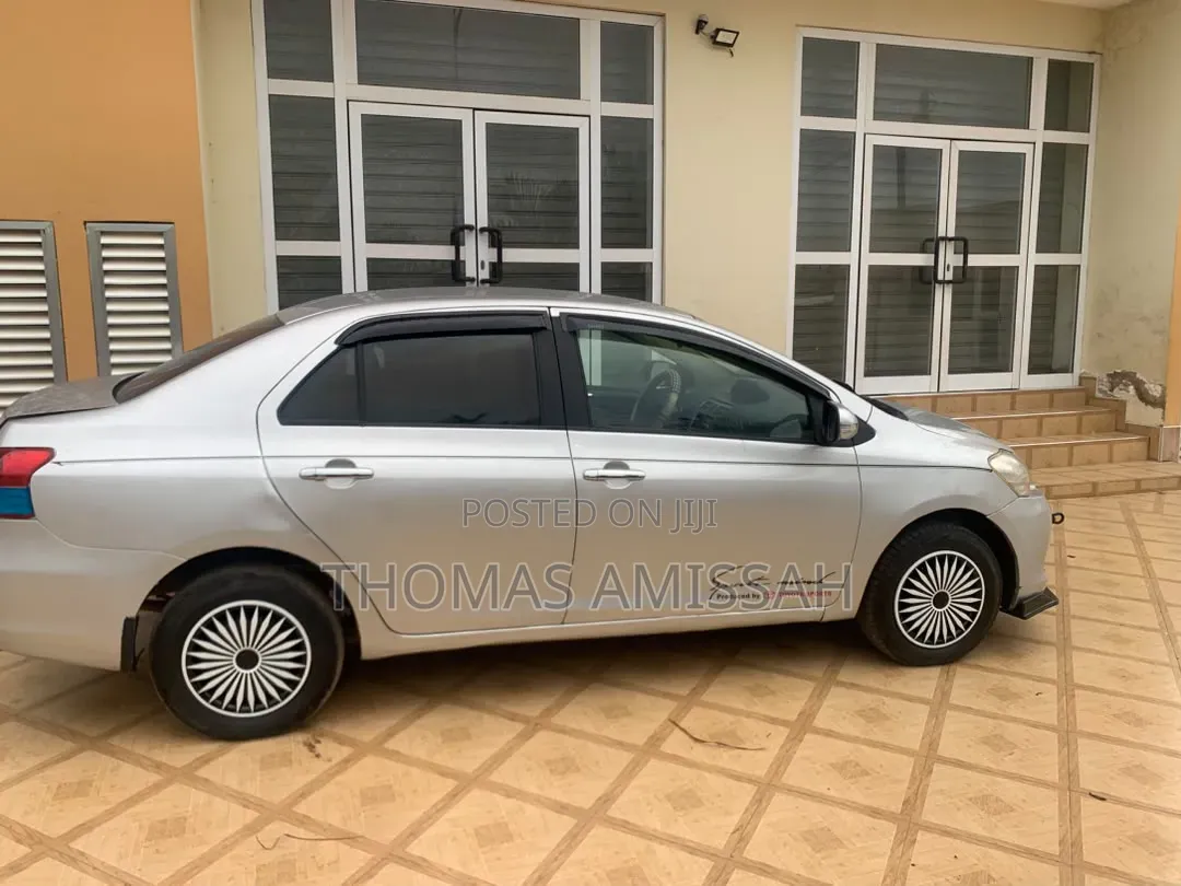 Toyota Belta 2010 Gray