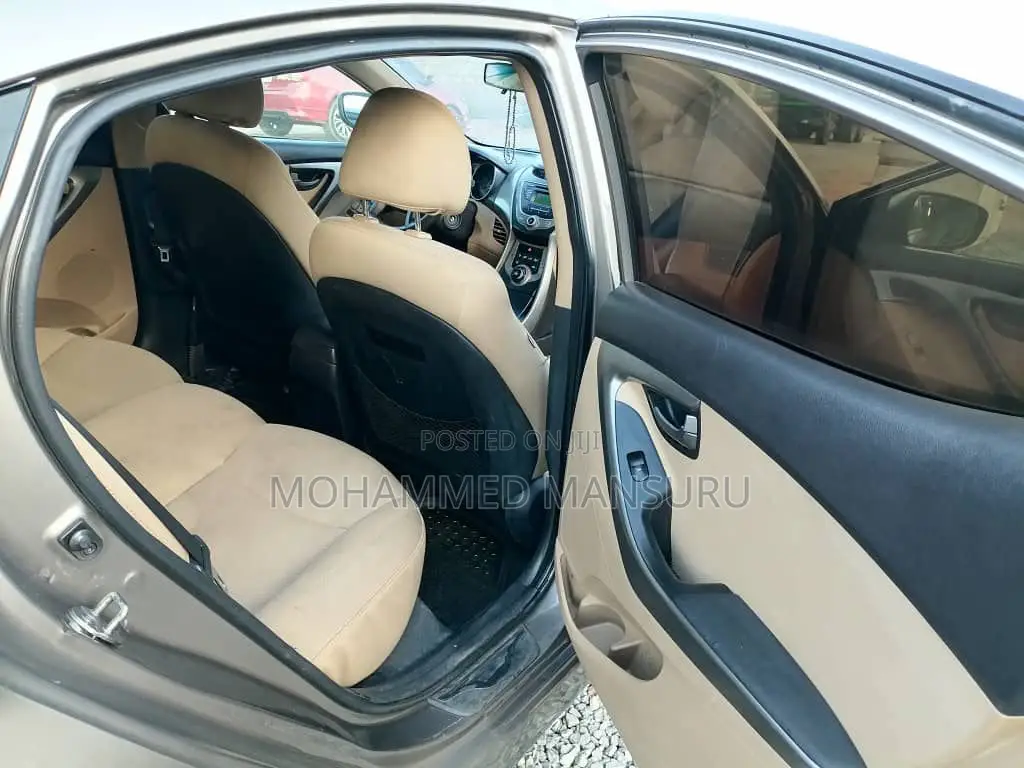 Hyundai Elantra 2013 Silver