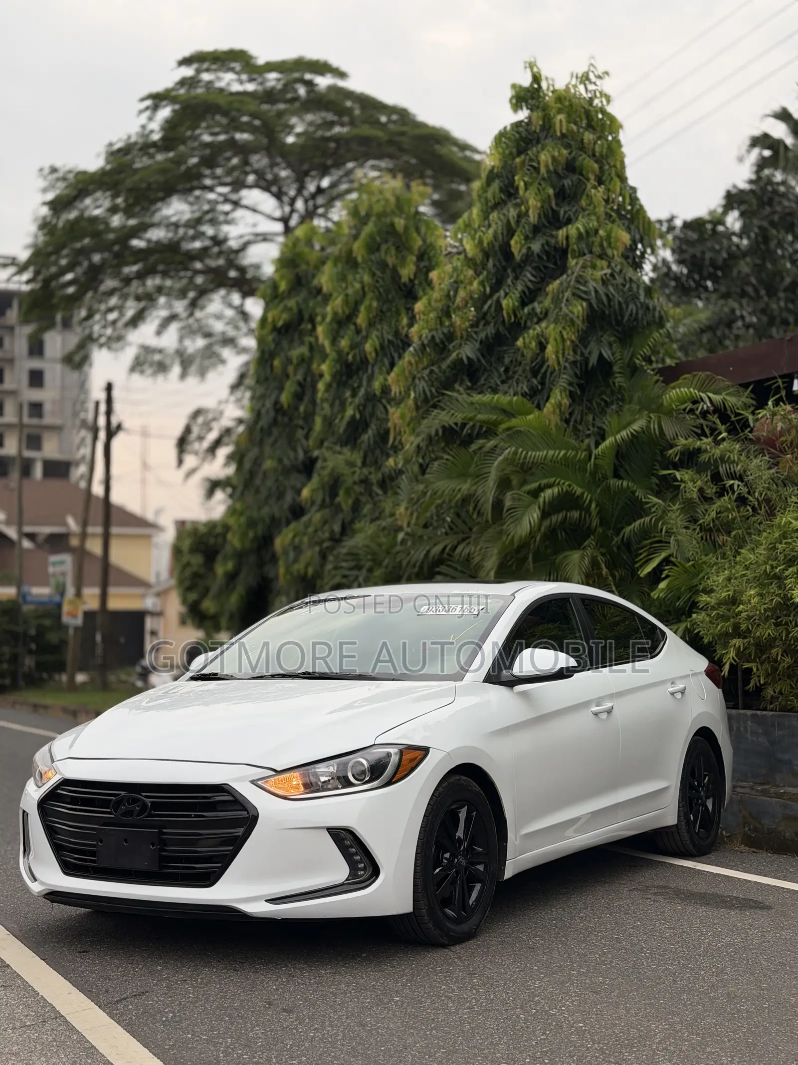 Hyundai Elantra Limited Sedan FWD (2.0L 4cyl 6A) 2017 White