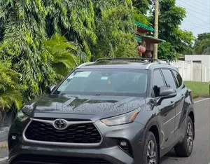Toyota Highlander 2022 Black