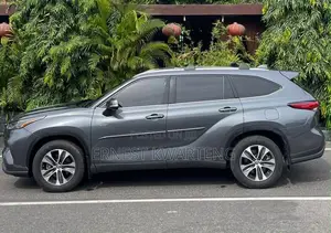 Toyota Highlander 2022 Black