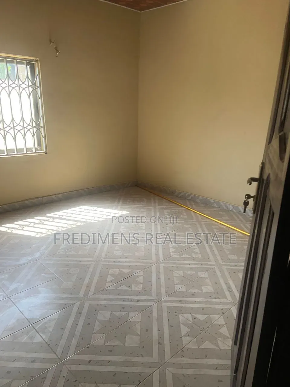 6bdrm House in Fredimens Real, Atwima Kwanwoma for sale