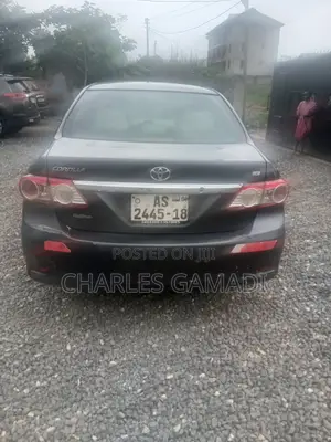 Toyota Corolla LE 4dr Sedan (1.8L 4cyl 4A) 2013 Gray