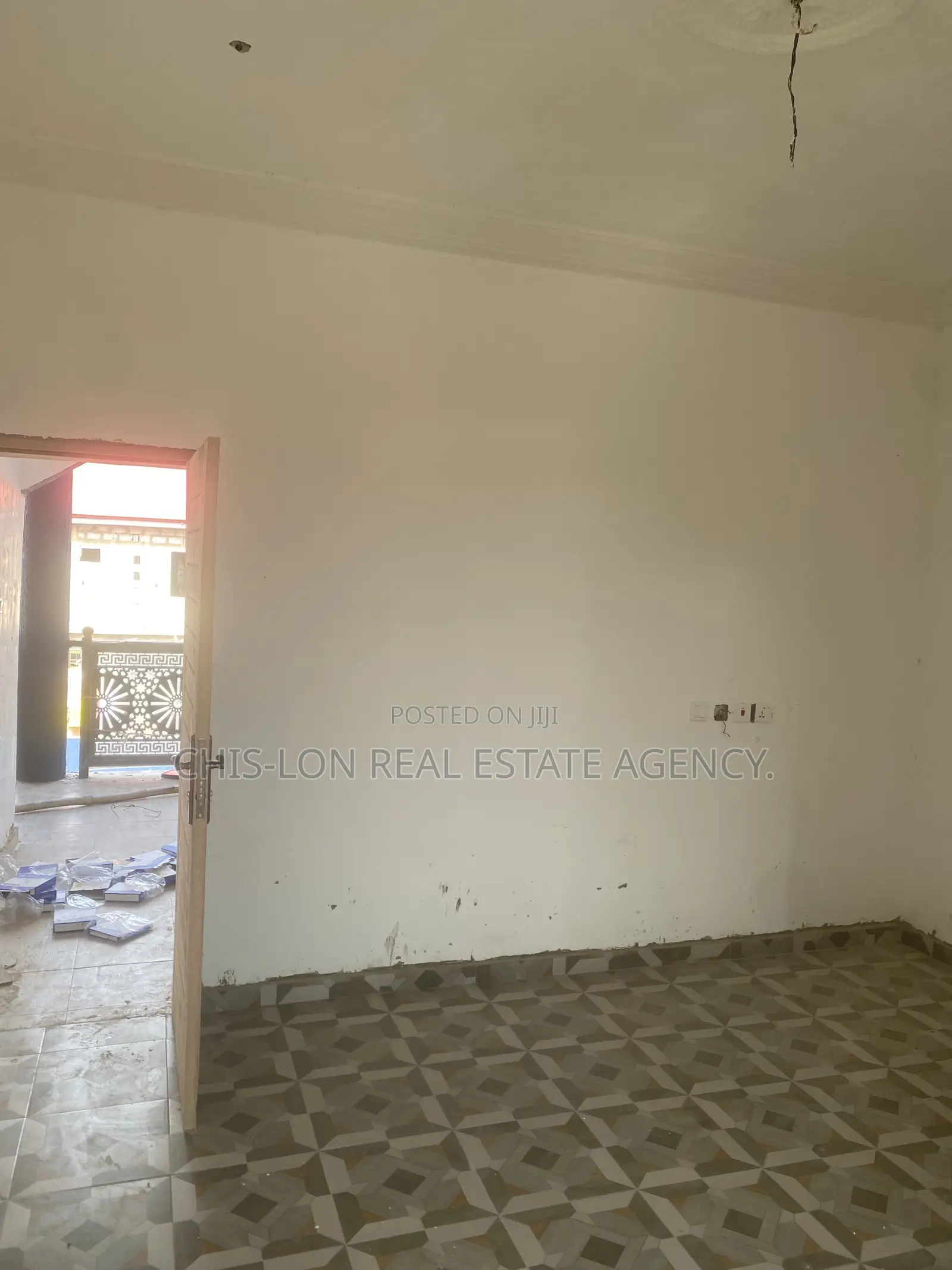1bdrm Bedsitter in Chislon Brokers, Adade for rent