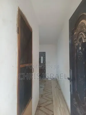 1bdrm Bedsitter in Oyibi Estate, Valley View Area for rent