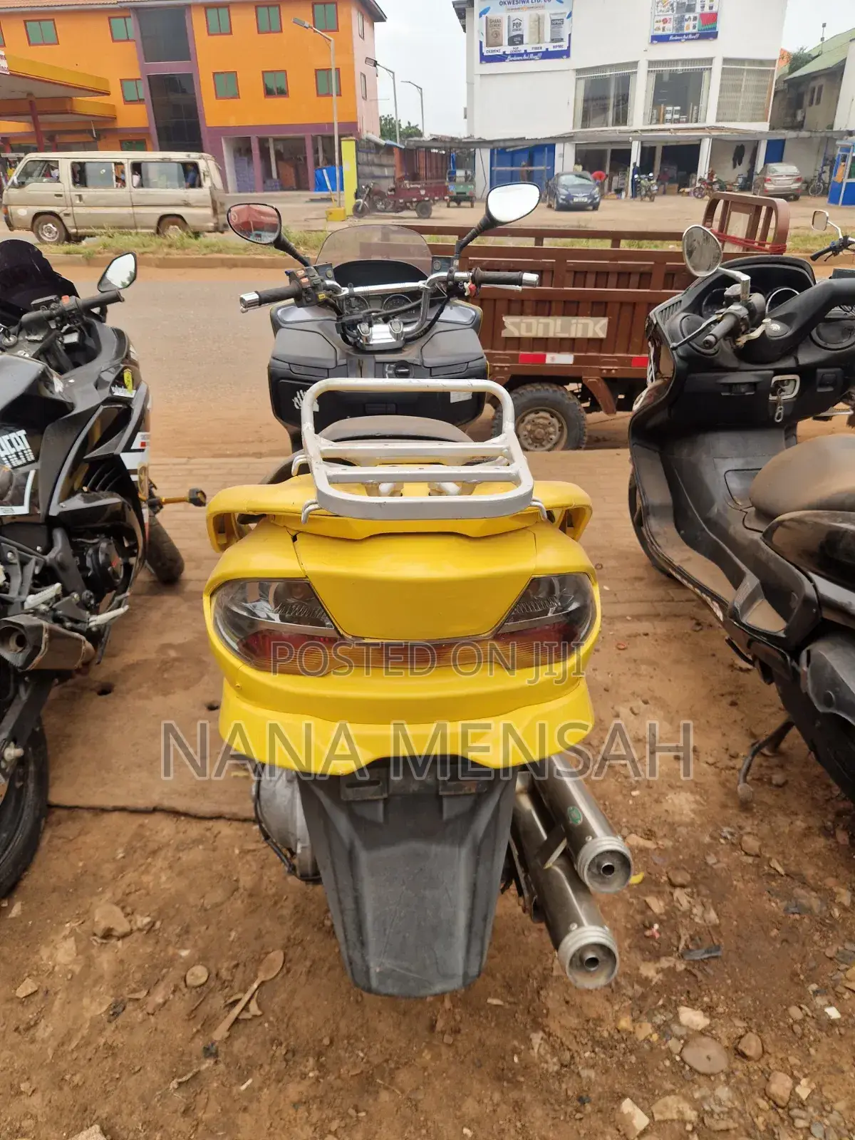 Suzuki 2022 Yellow