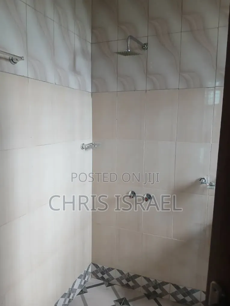 1bdrm Room & Parlour in Malejor School for rent
