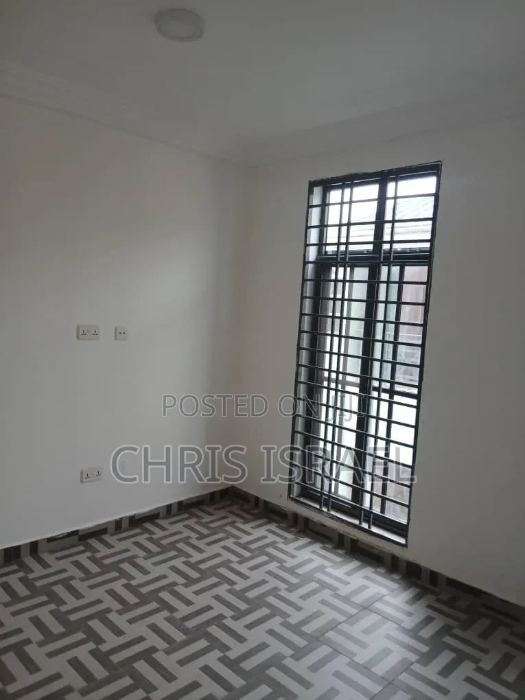 1bdrm Room & Parlour in Malejor School for rent