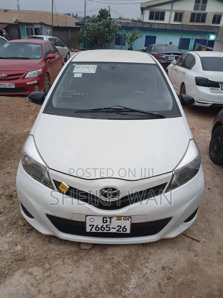 Toyota Vitz 2014 White