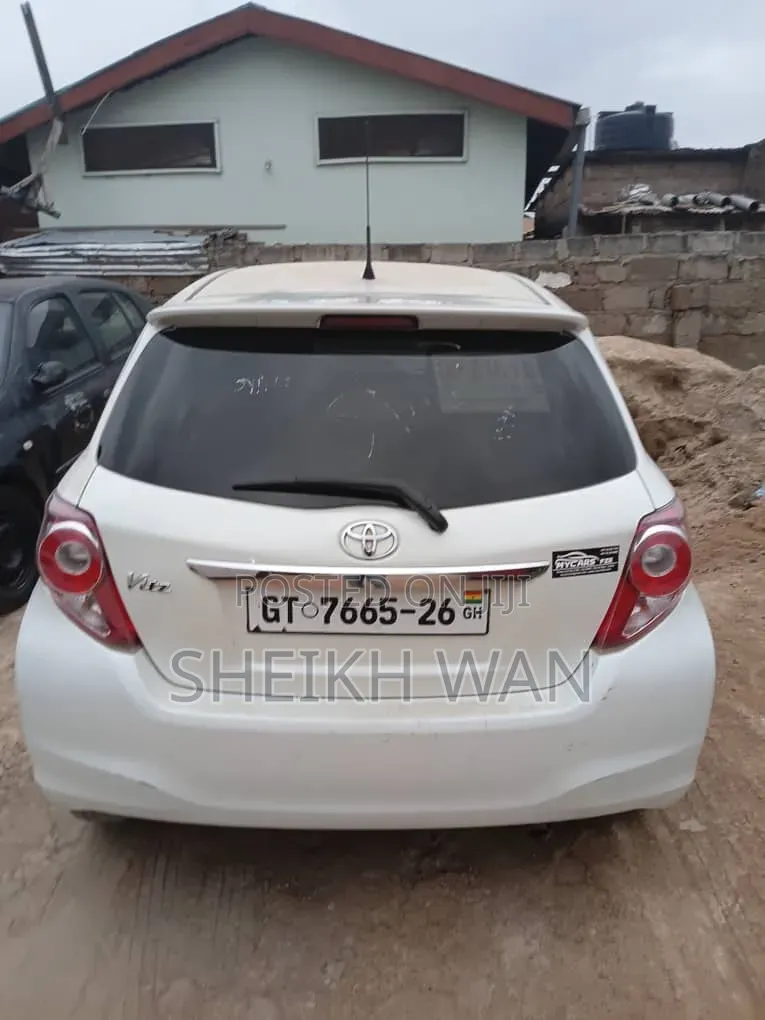 Toyota Vitz 2014 White