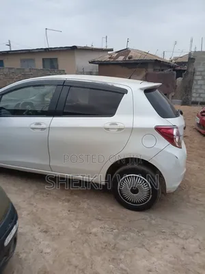 Toyota Vitz 2014 White