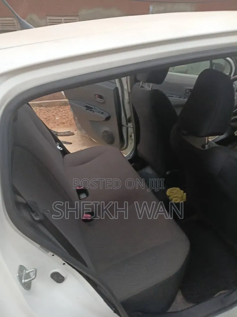 Toyota Vitz 2014 White