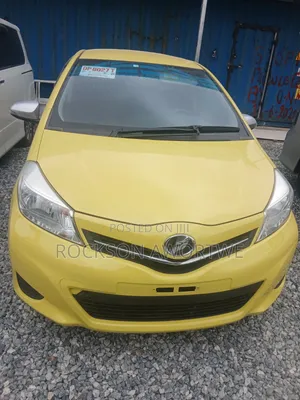 Toyota Vitz 2013 Yellow