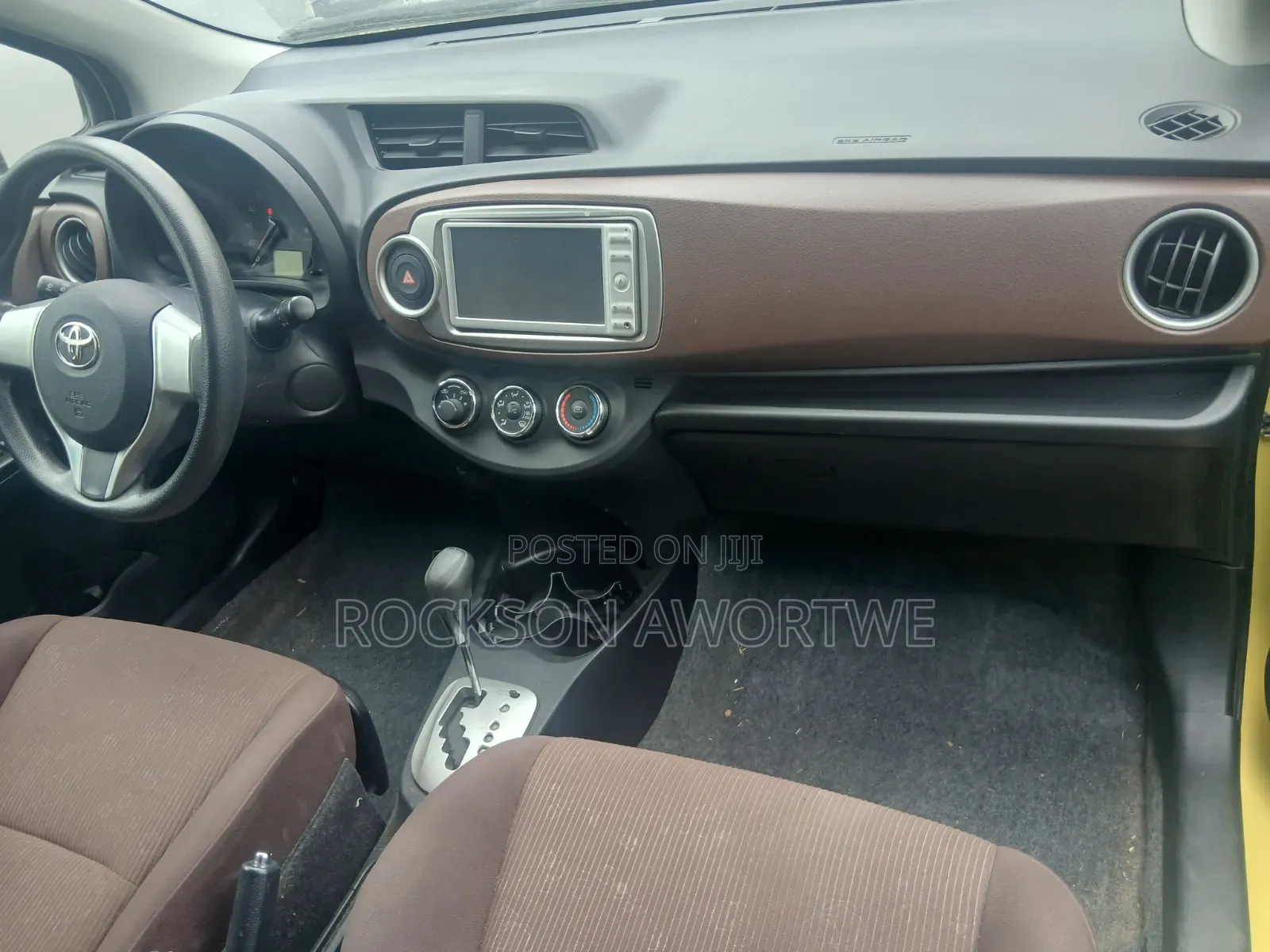 Toyota Vitz 2013 Yellow