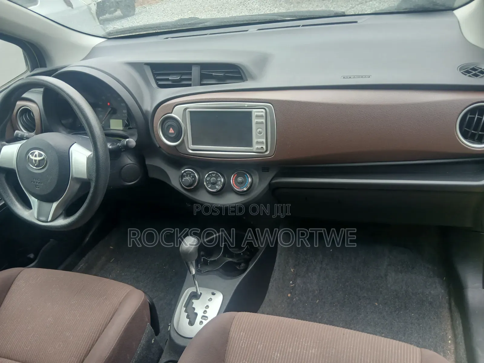 Toyota Vitz 2013 Yellow