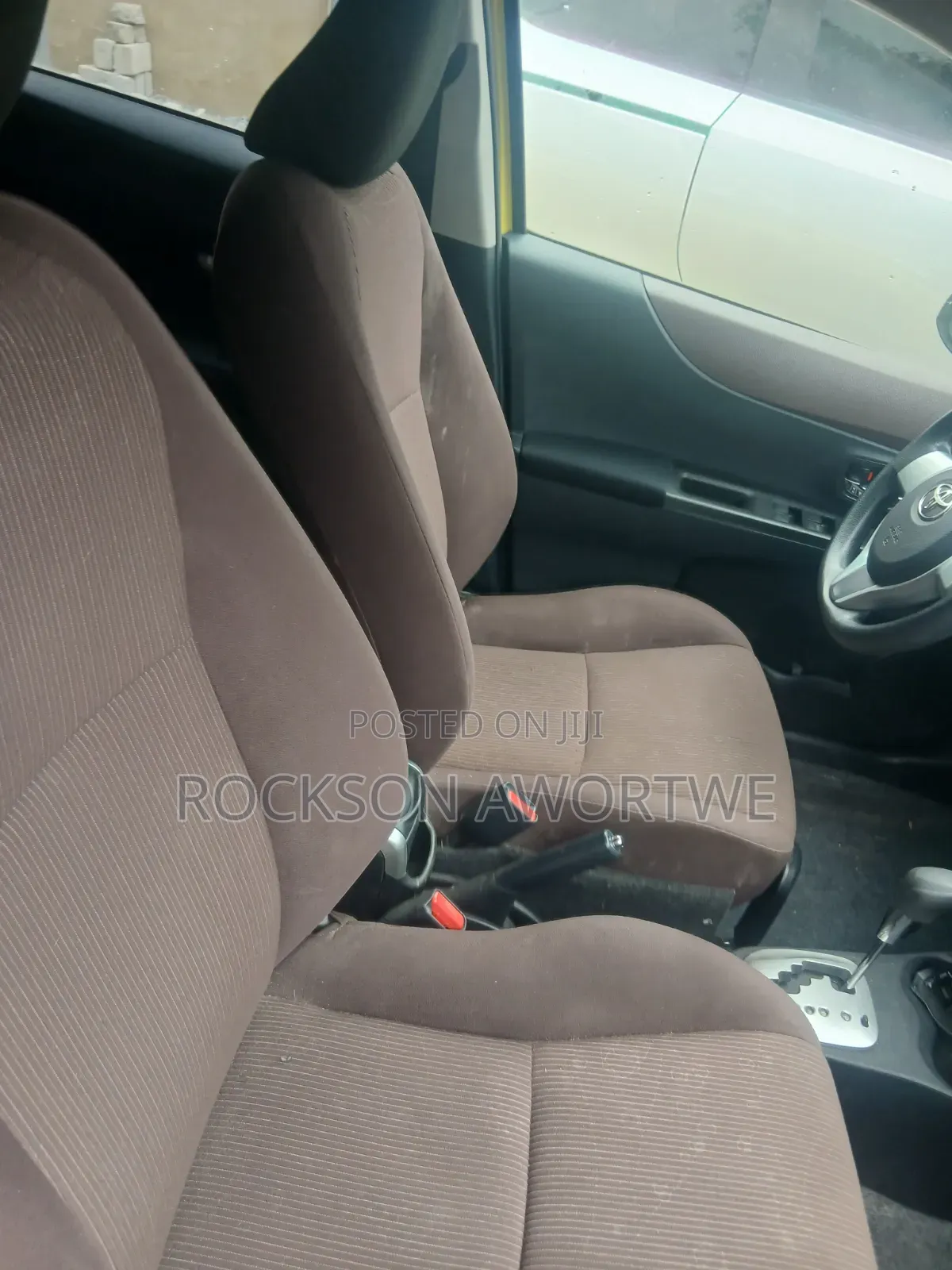 Toyota Vitz 2013 Yellow