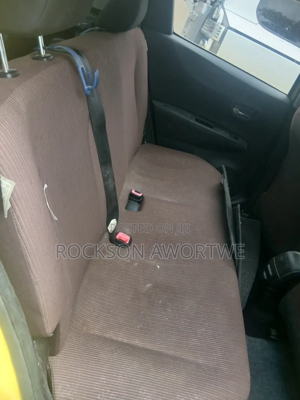 Toyota Vitz 2013 Yellow