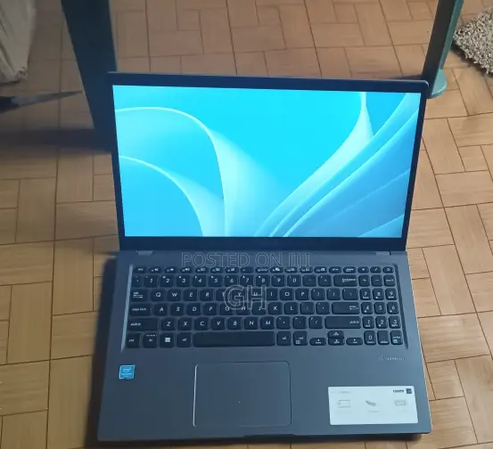 New Laptop Asus Vivobook 15 4GB Intel SSHD (Hybrid) 256GB