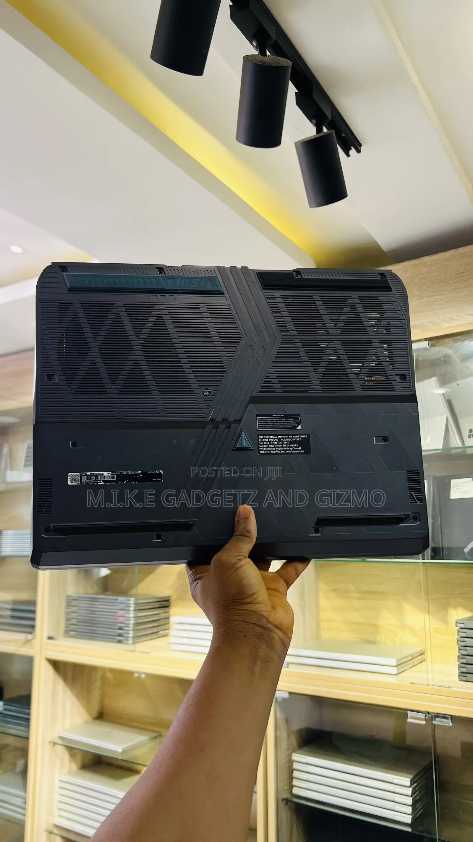 Laptop MSI Vector GP68 HX 13V 16GB Intel Core i9 SSD 1T