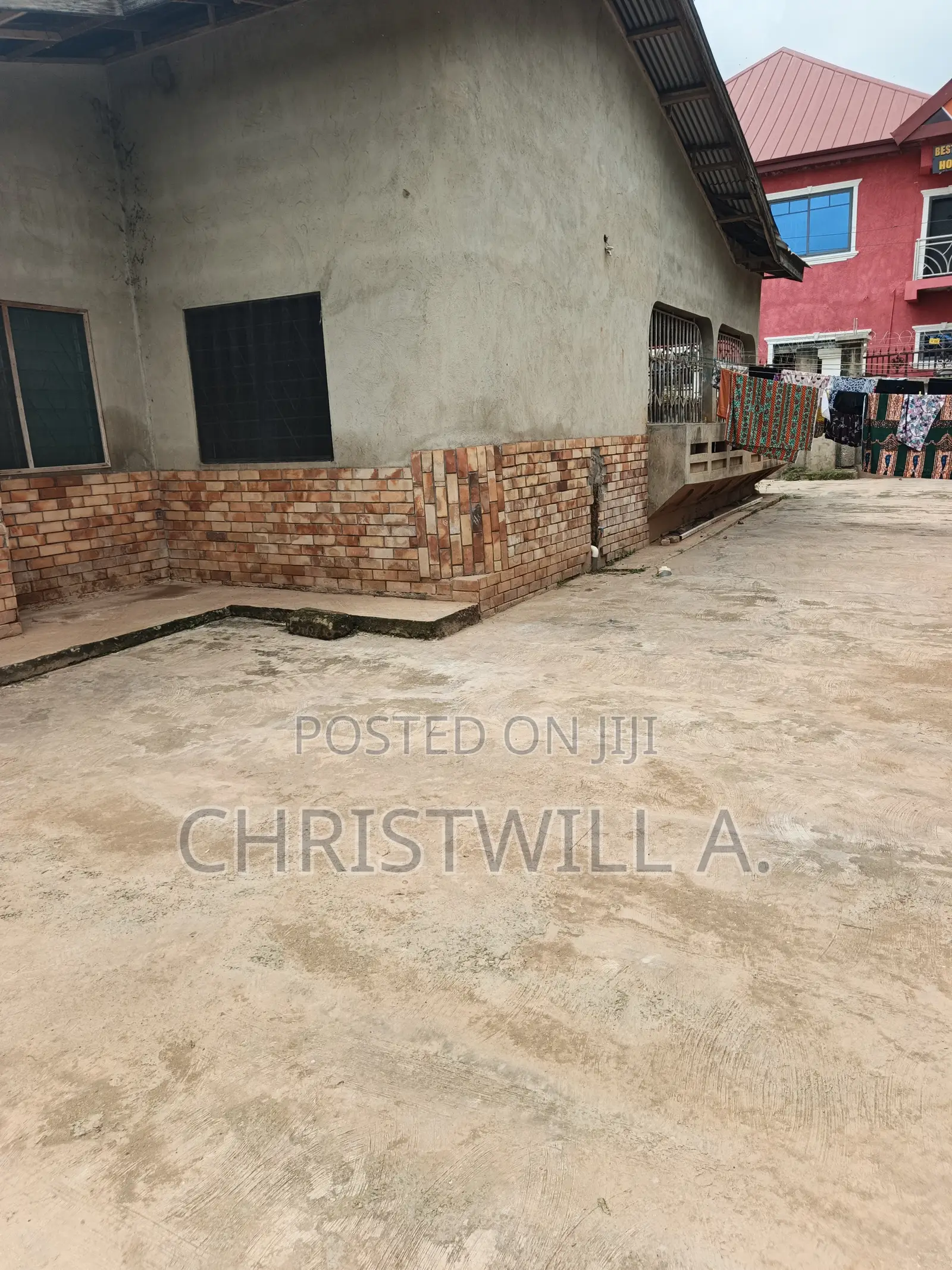 13bdrm House in Atwima Nwabiagya for sale