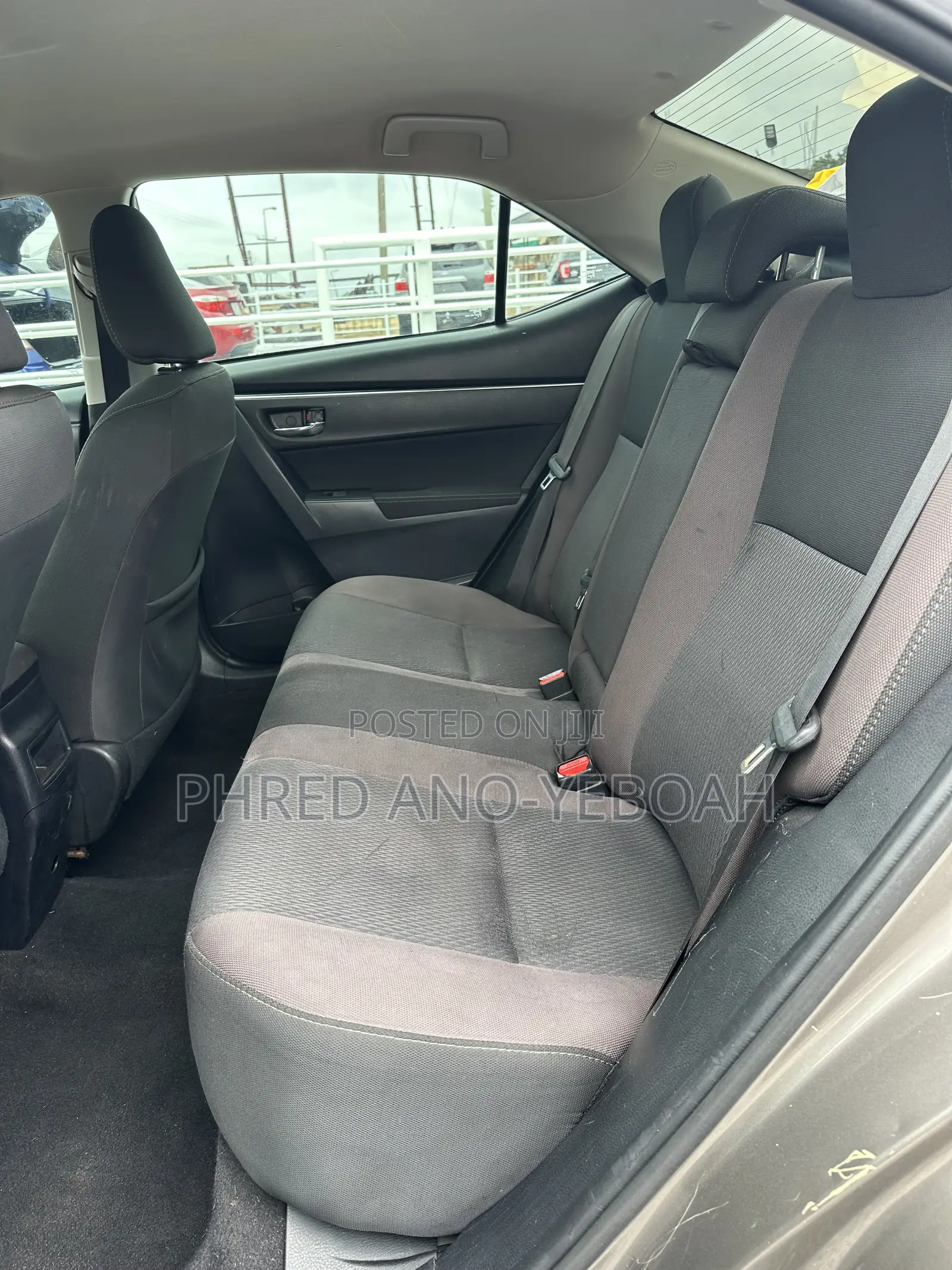 Toyota Corolla LE Eco (1.8L 4cyl 2A) 2018 Gray