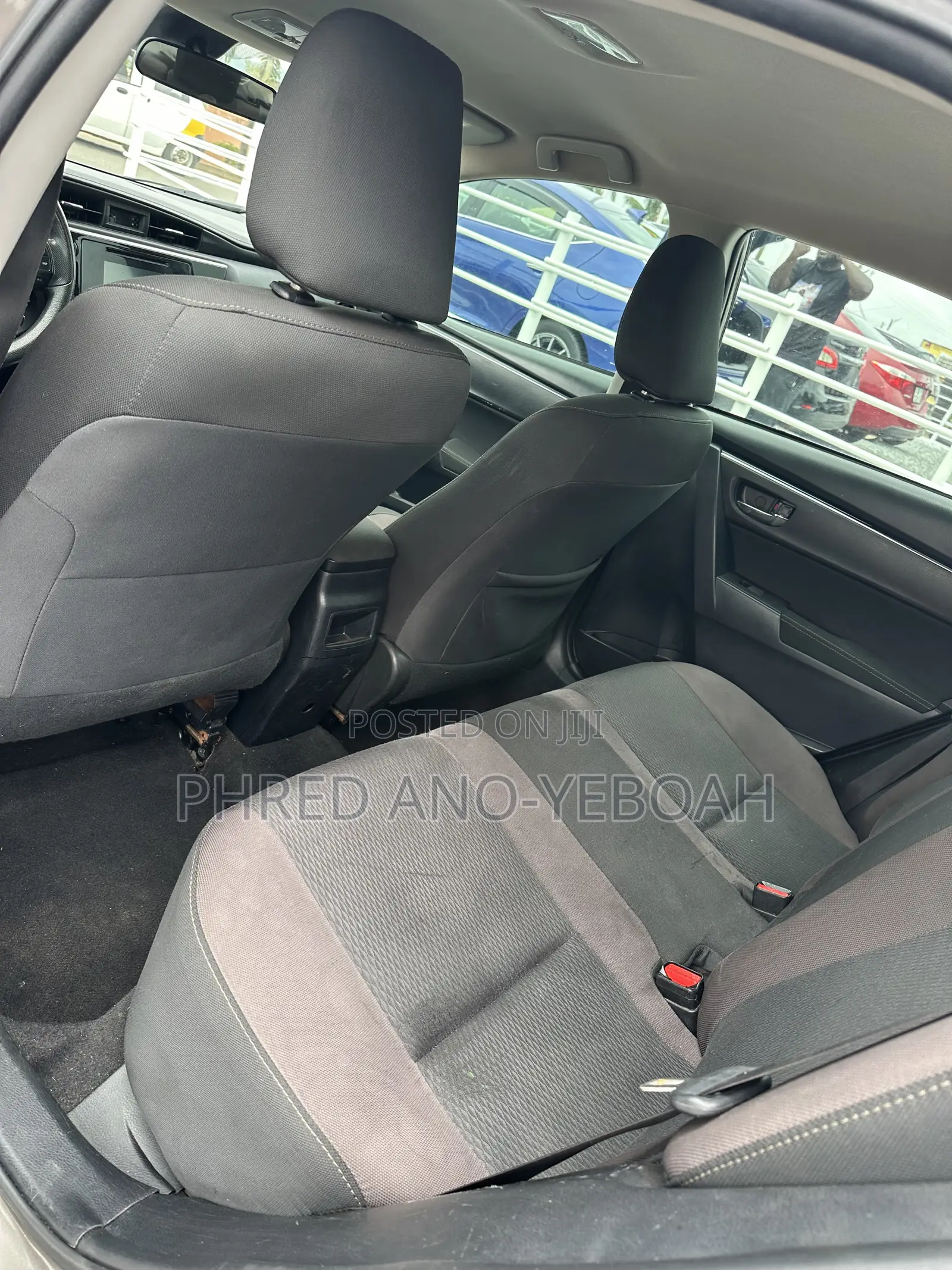 Toyota Corolla LE Eco (1.8L 4cyl 2A) 2018 Gray